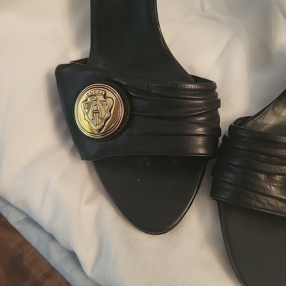 Gucci Black Leather Slide Sandals with Gold Medallion - Picture 3 of 11